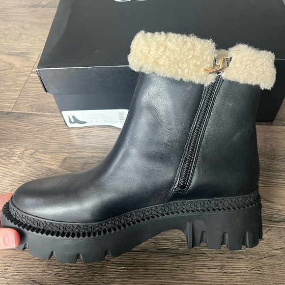 Coach Jane Bootie Womens Size 8 Black Leather Bootie, Sherpa Trim Side Zip NEW - Picture 5 of 16